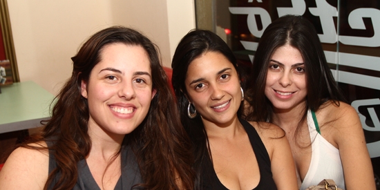 Aline Marques Ribeiro, Letícia Alves e Mônica Pais nos agitos de quinta-feira